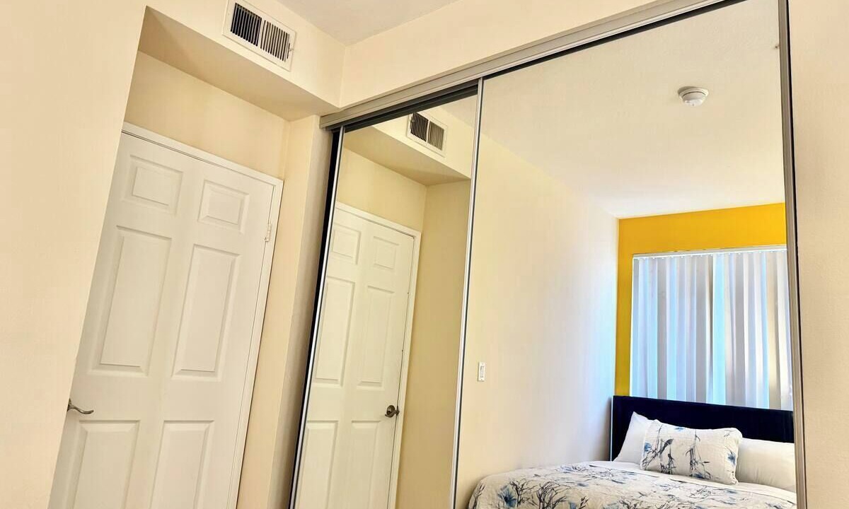 Photo of Bedroom in Miracle Mile