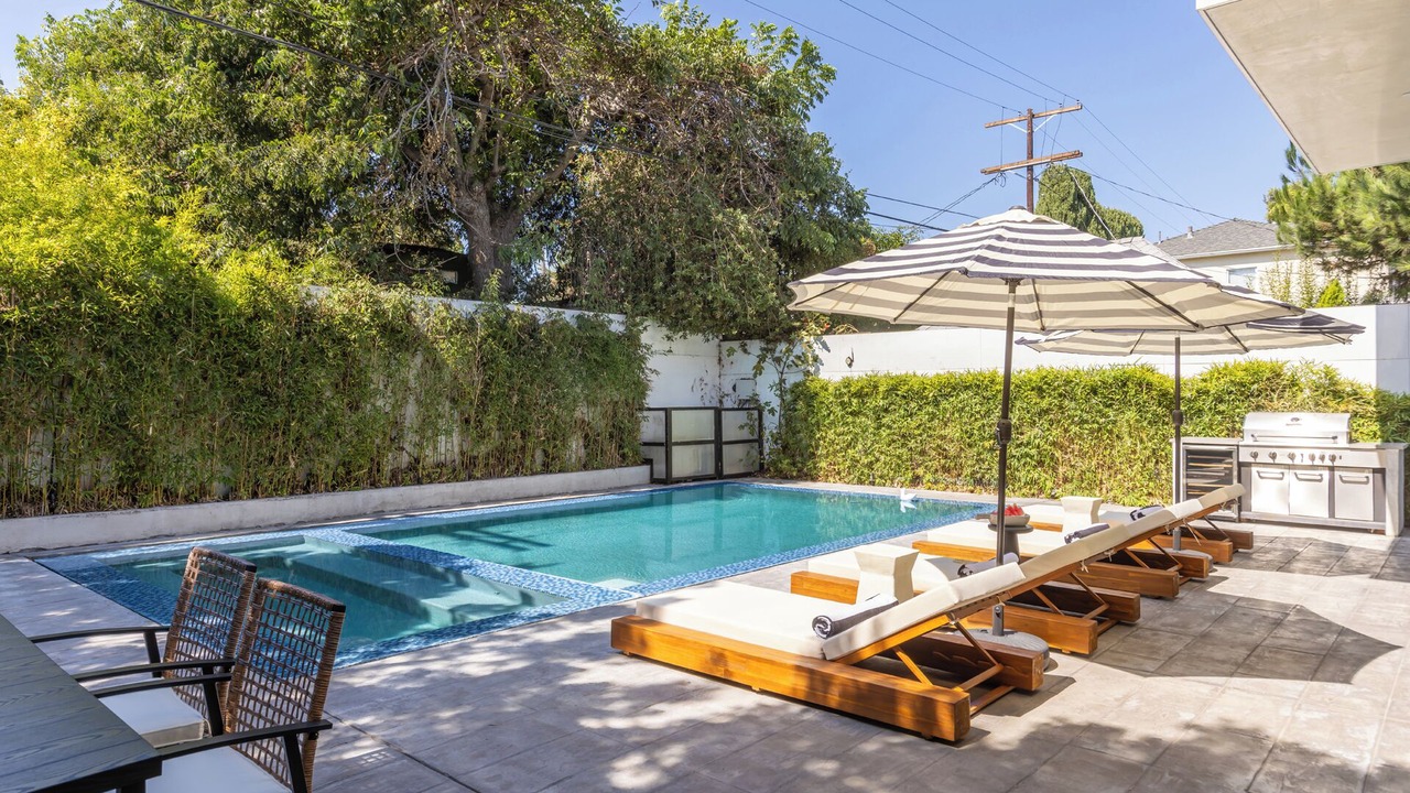 Photo of Outdoor in Fairfax District