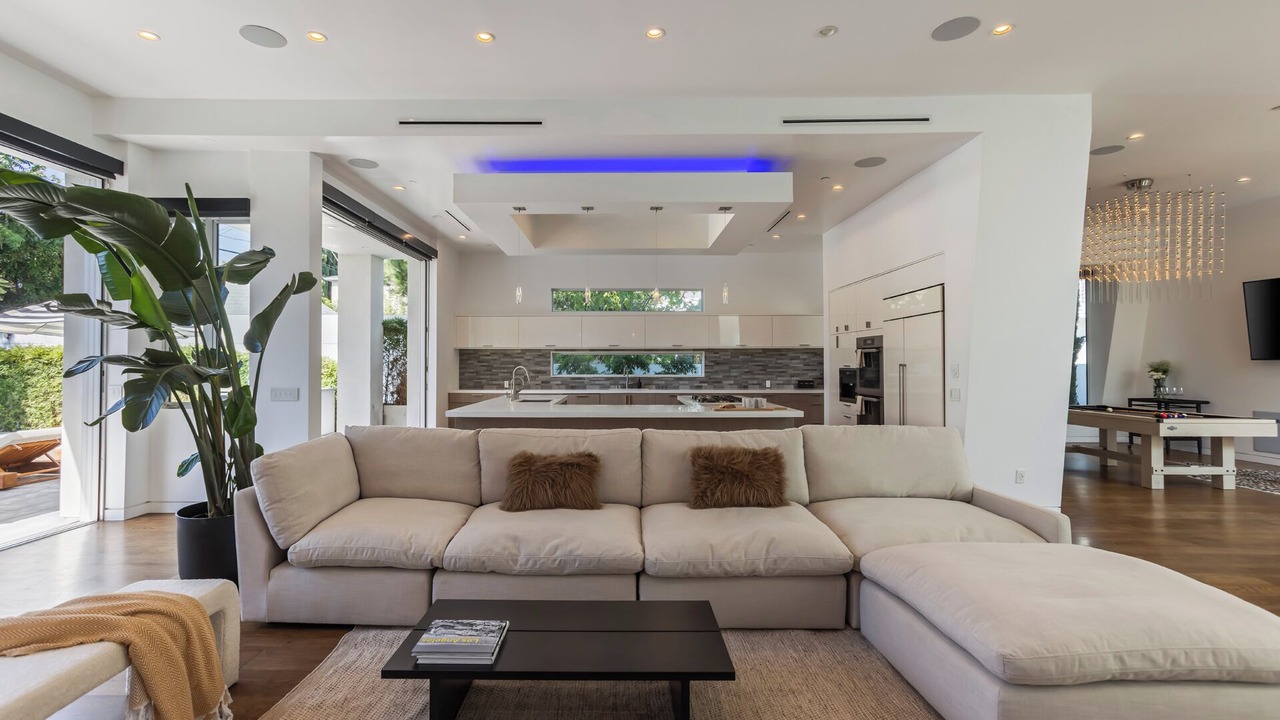 Photo of Livingroom in Fairfax District