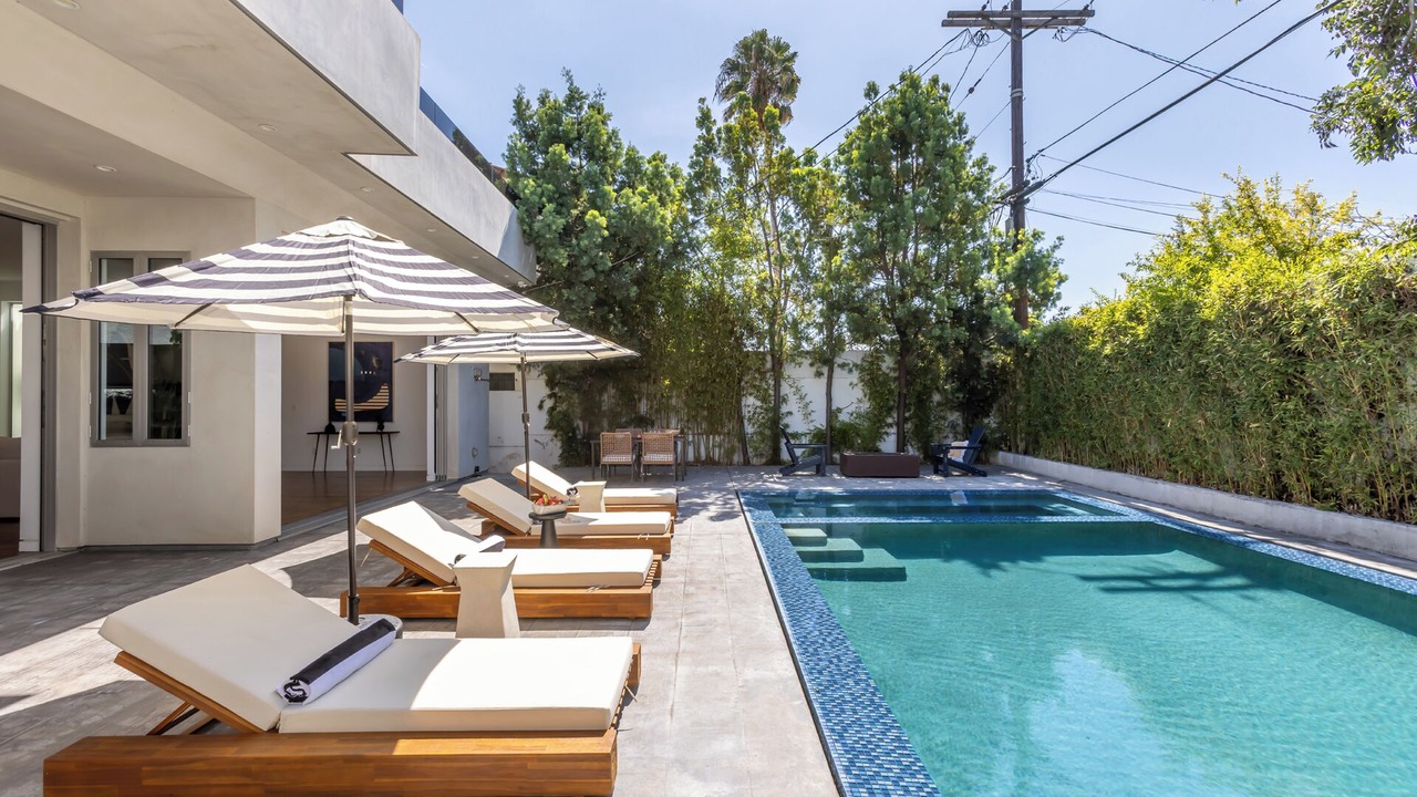 Photo of Outdoor in Fairfax District