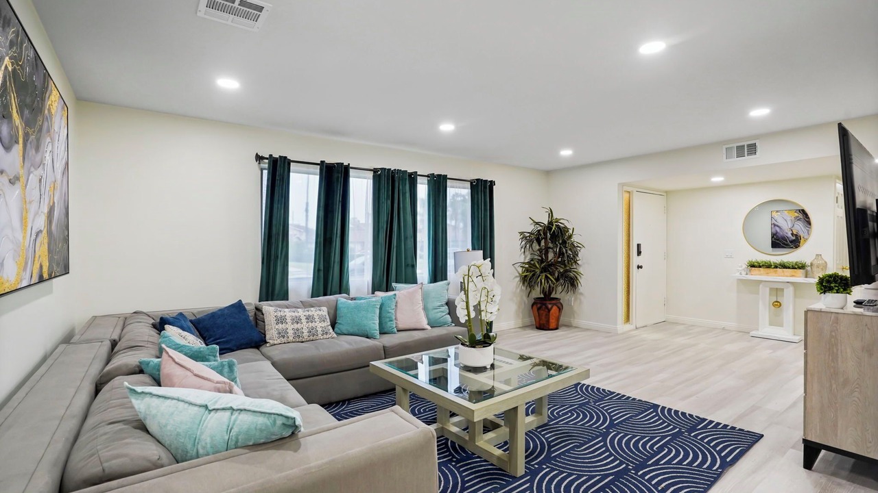 Photo of Livingroom in Cypress