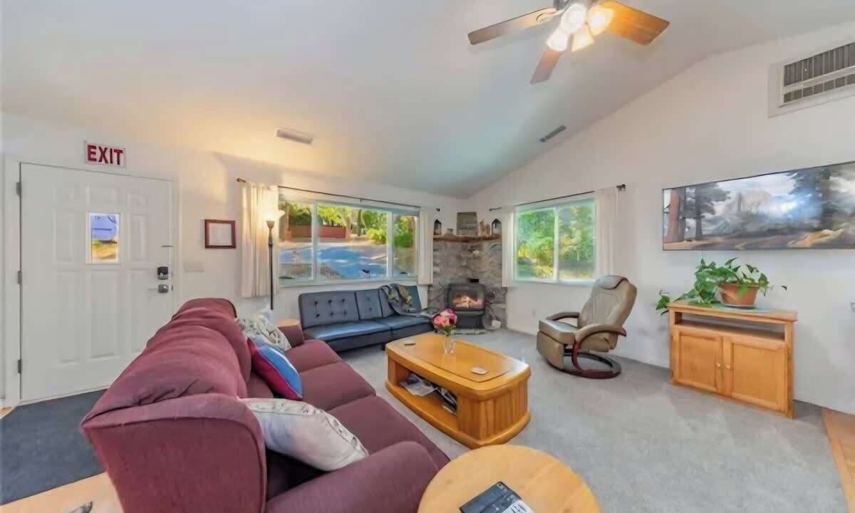 Photo of Livingroom in Mariposa
