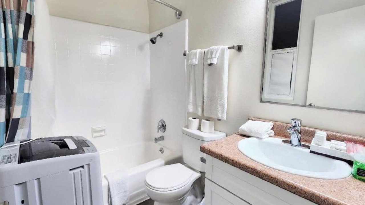 Photo of Bathroom in West Los Angeles