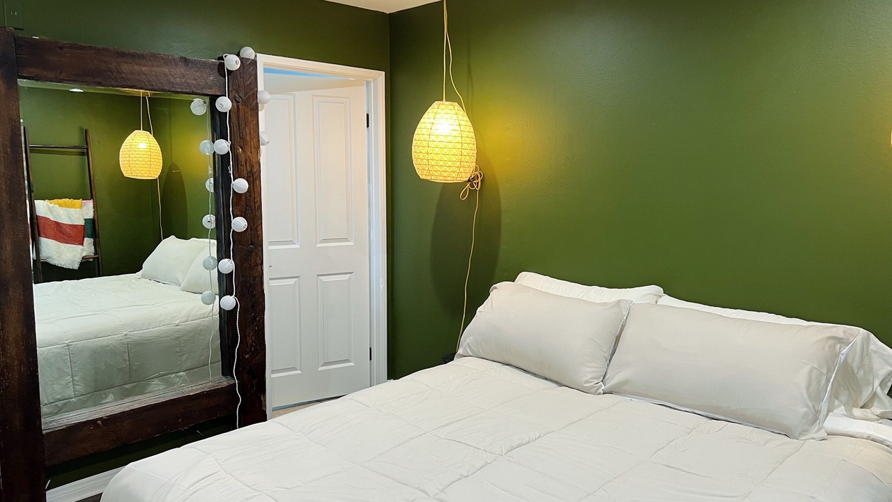 Photo of Bedroom in Sawtelle