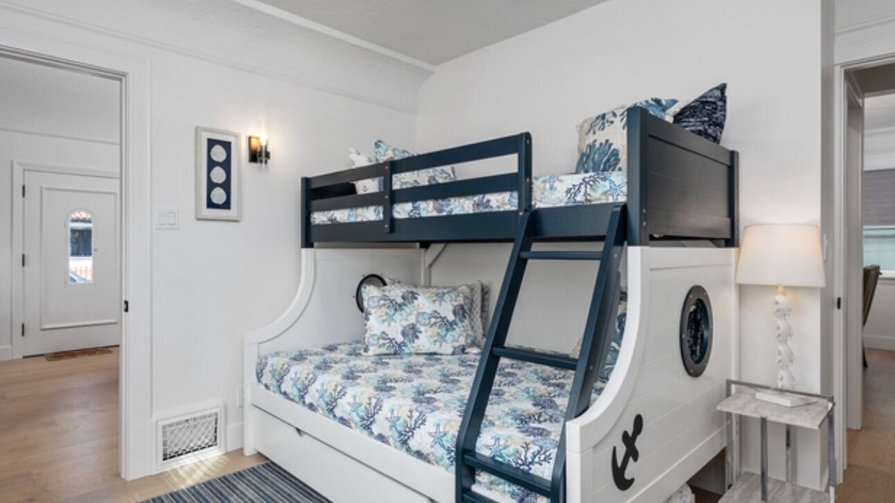 Photo of Bedroom in Belmont Shore