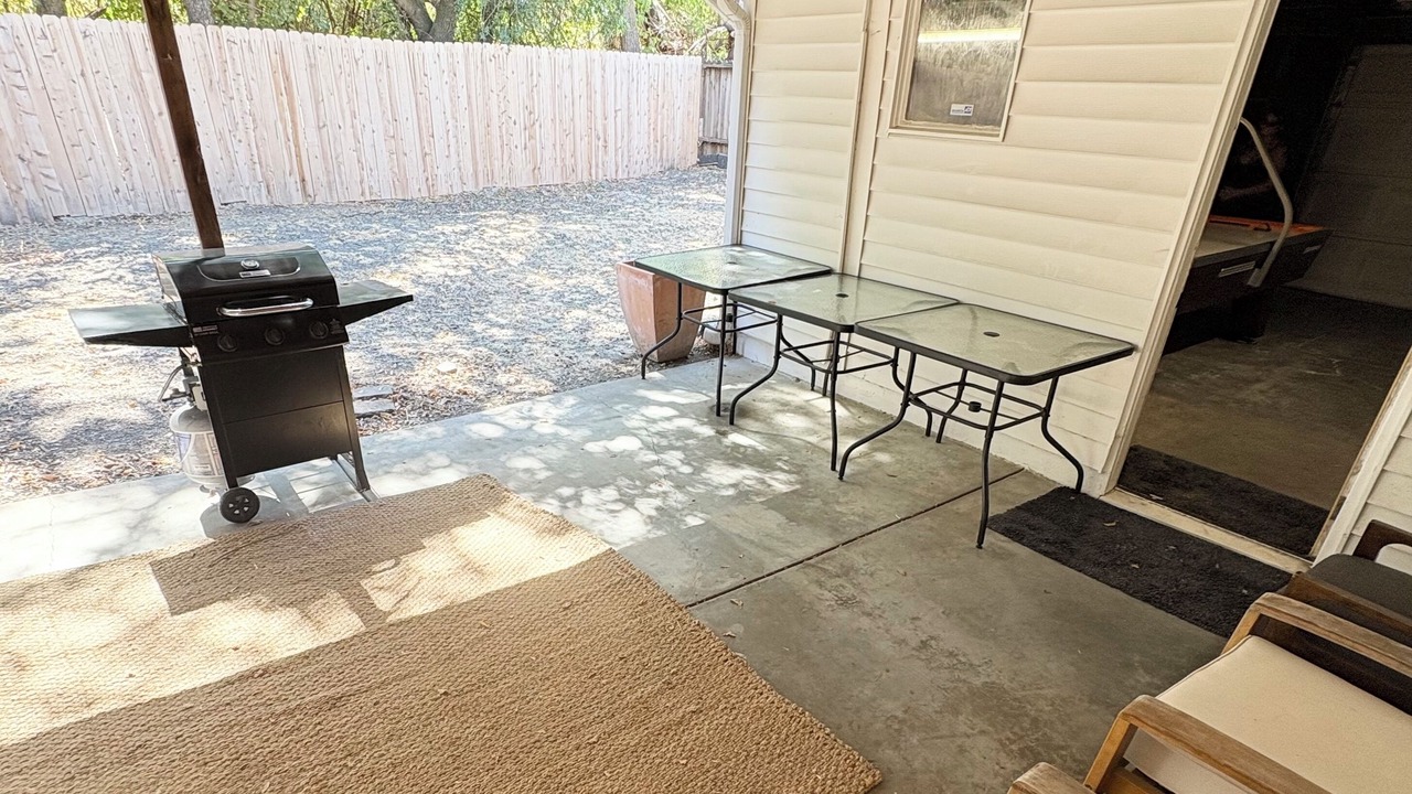 Photo of Outdoor in Nut Tree