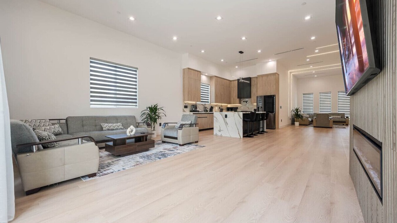 Photo of Livingroom in Valley Glen