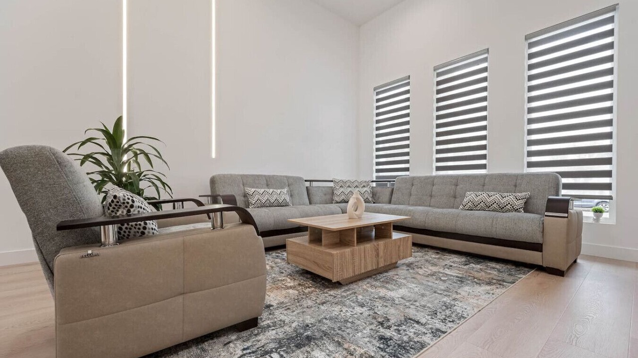 Photo of Livingroom in Valley Glen