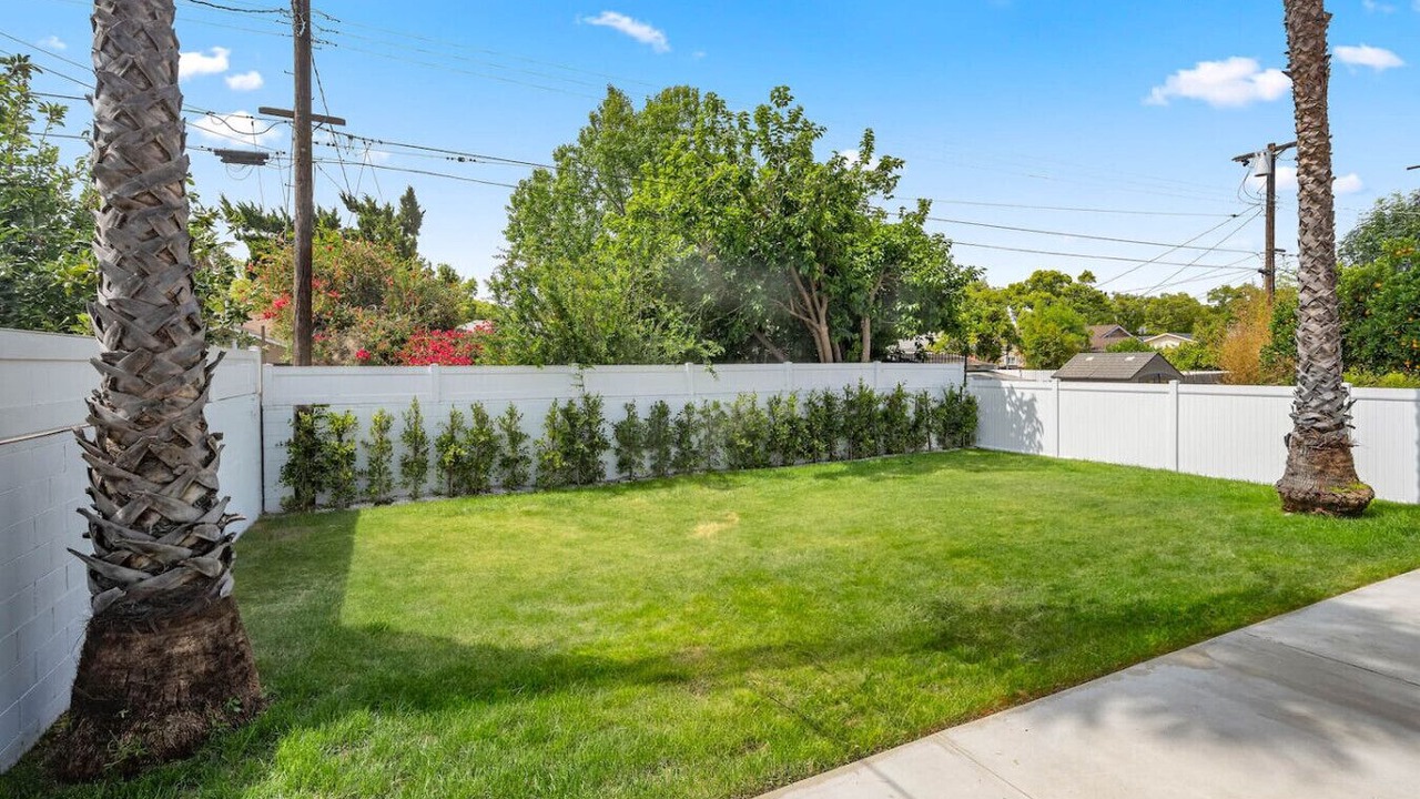 Photo of Outdoor in Valley Glen