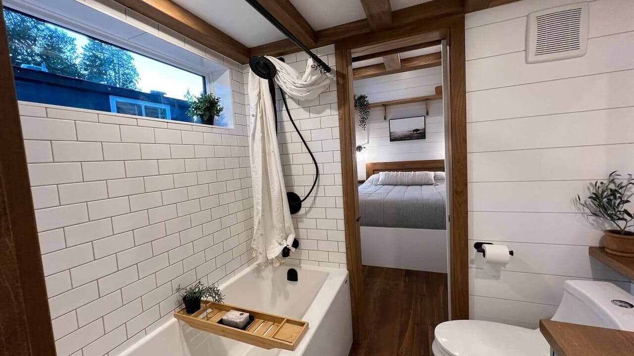 Photo of Bathroom in Groveland
