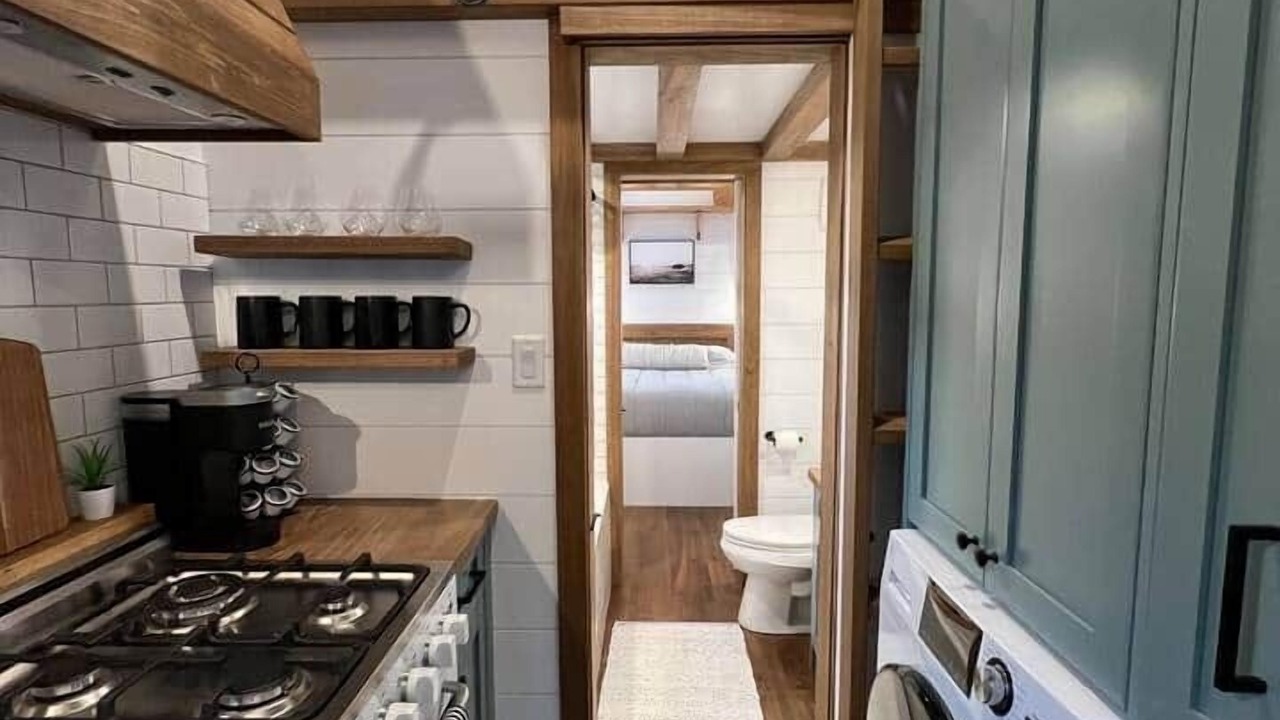 Photo of Kitchen in Groveland