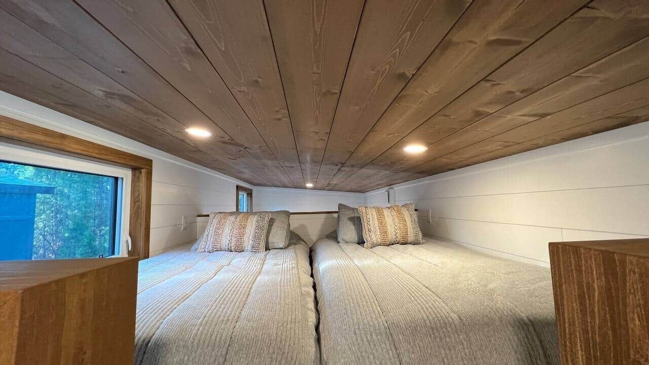 Photo of Bedroom in Groveland