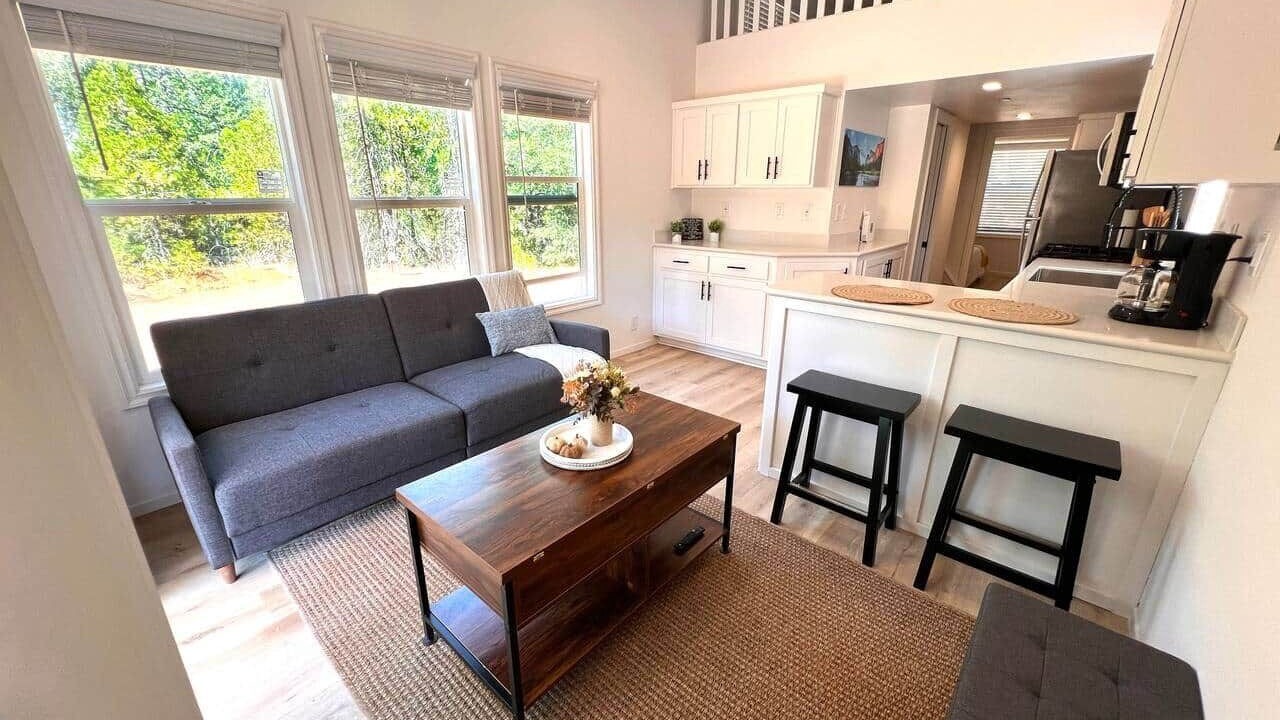Photo of Livingroom in Groveland