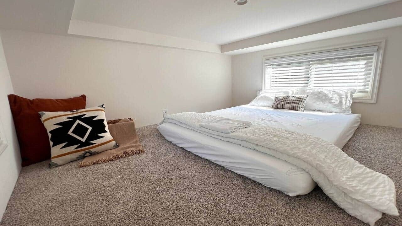 Photo of Bedroom in Groveland
