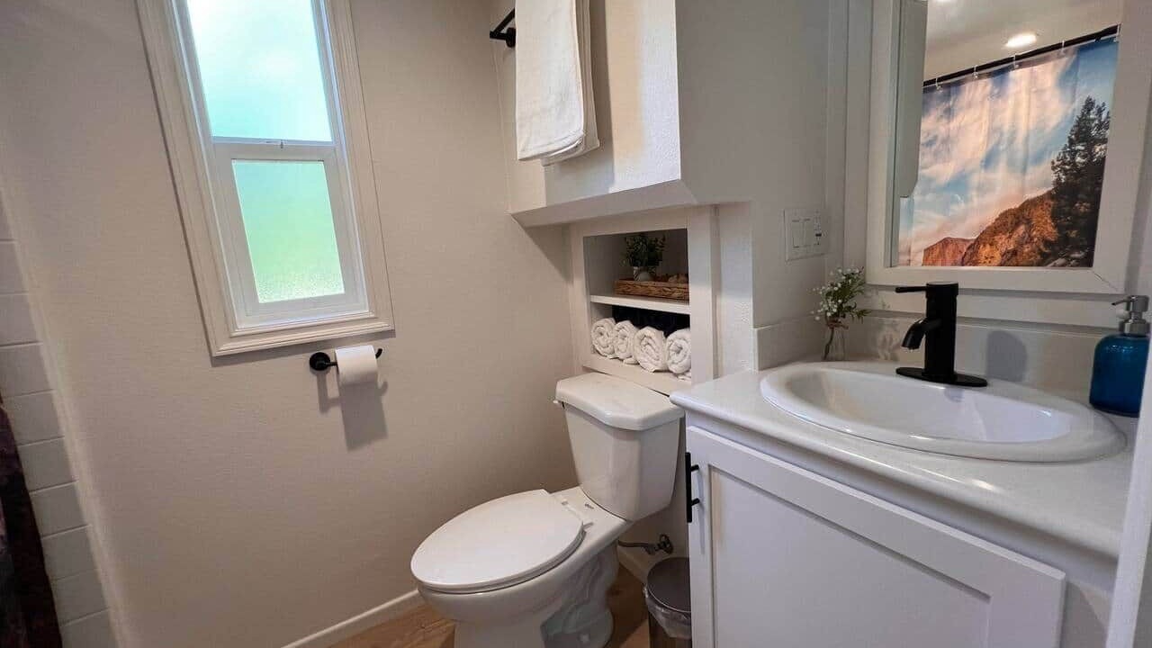 Photo of Bathroom in Groveland