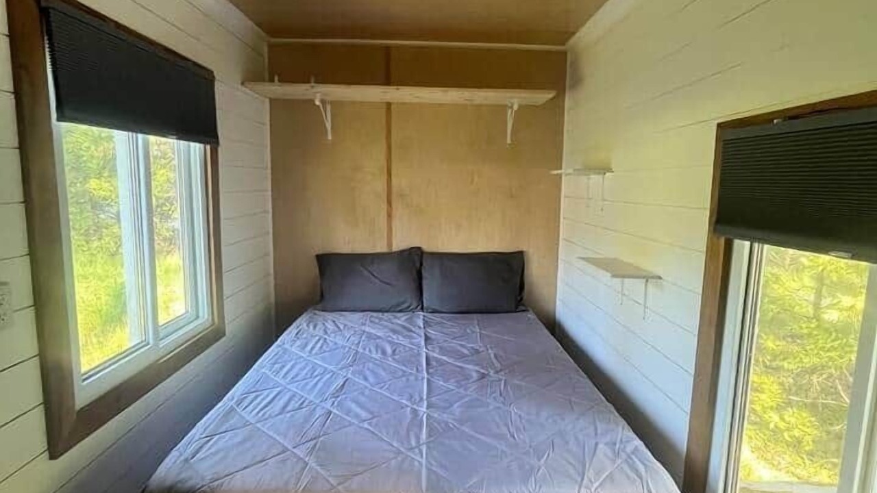 Photo of Bedroom in Groveland