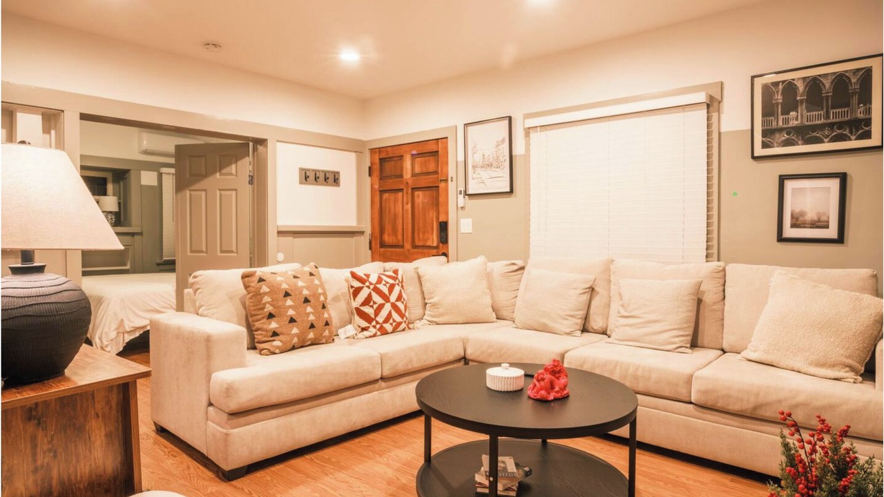 Photo of Livingroom in Pasadena