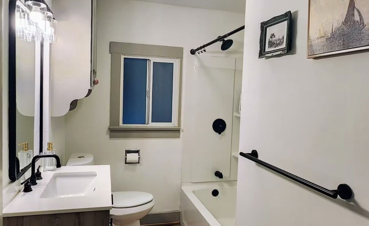 Photo of Bathroom in Pasadena