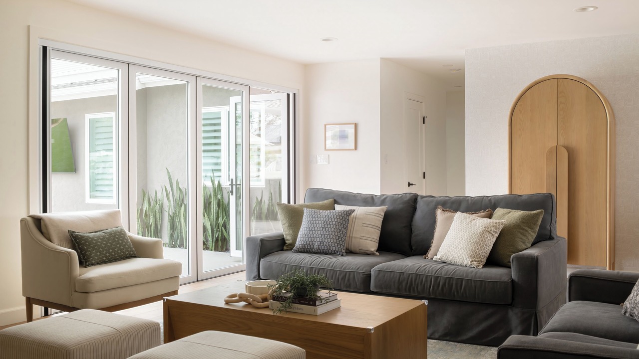 Photo of Livingroom in University City