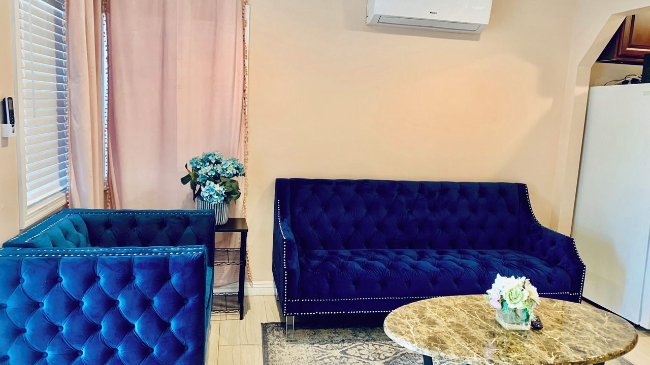 Photo of Livingroom in Bassett