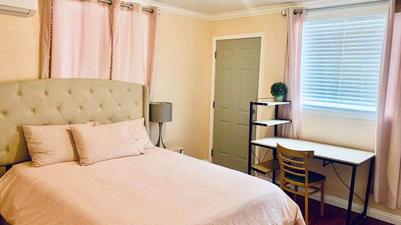 Photo of Bedroom in Bassett