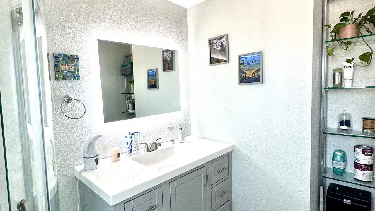 Photo of Bathroom in Gardena