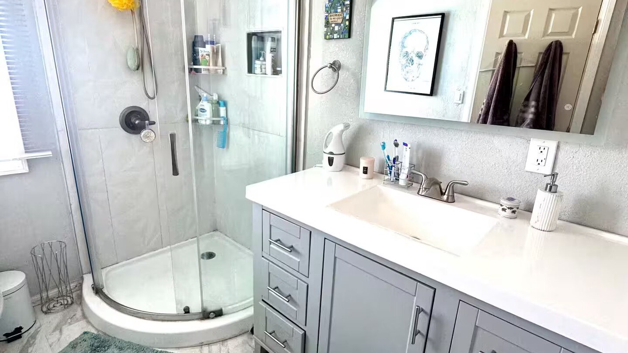 Photo of Bathroom in Gardena