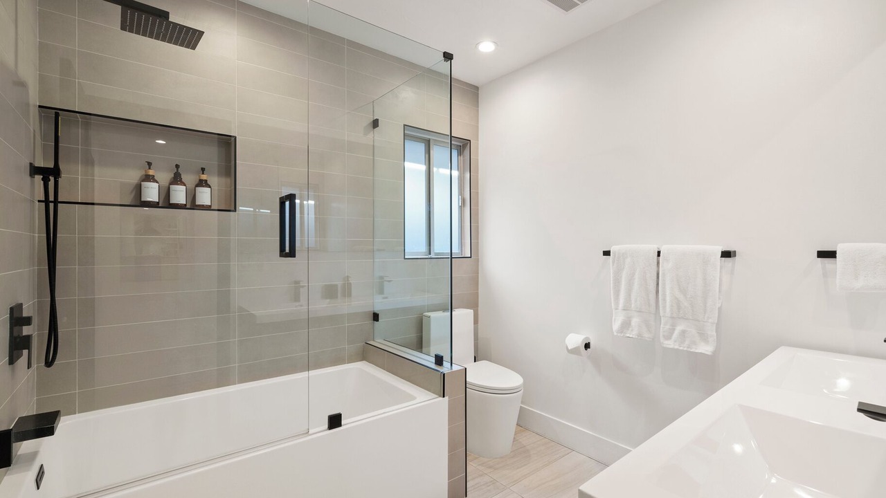 Photo of Bathroom in The Bird Streets