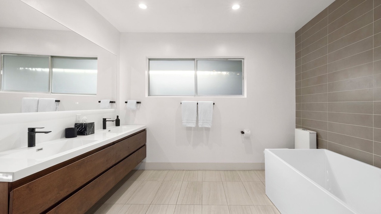 Photo of Bathroom in The Bird Streets