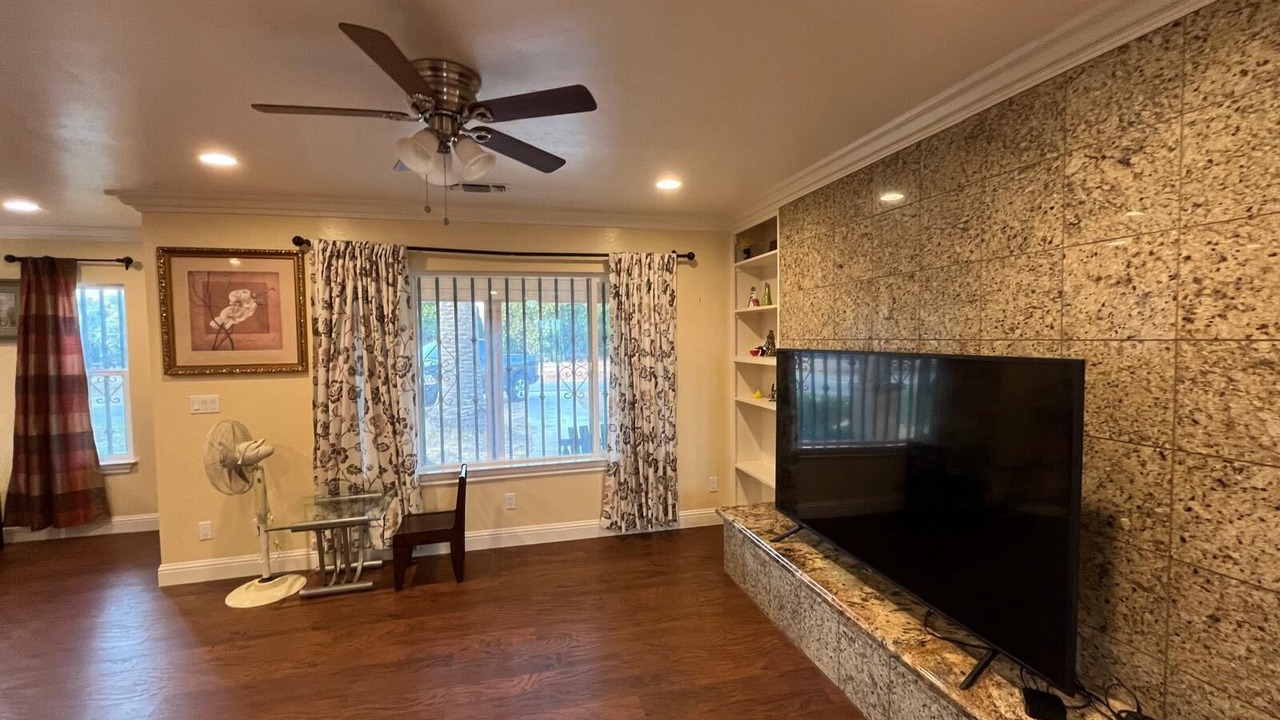 Photo of Livingroom in Reedley