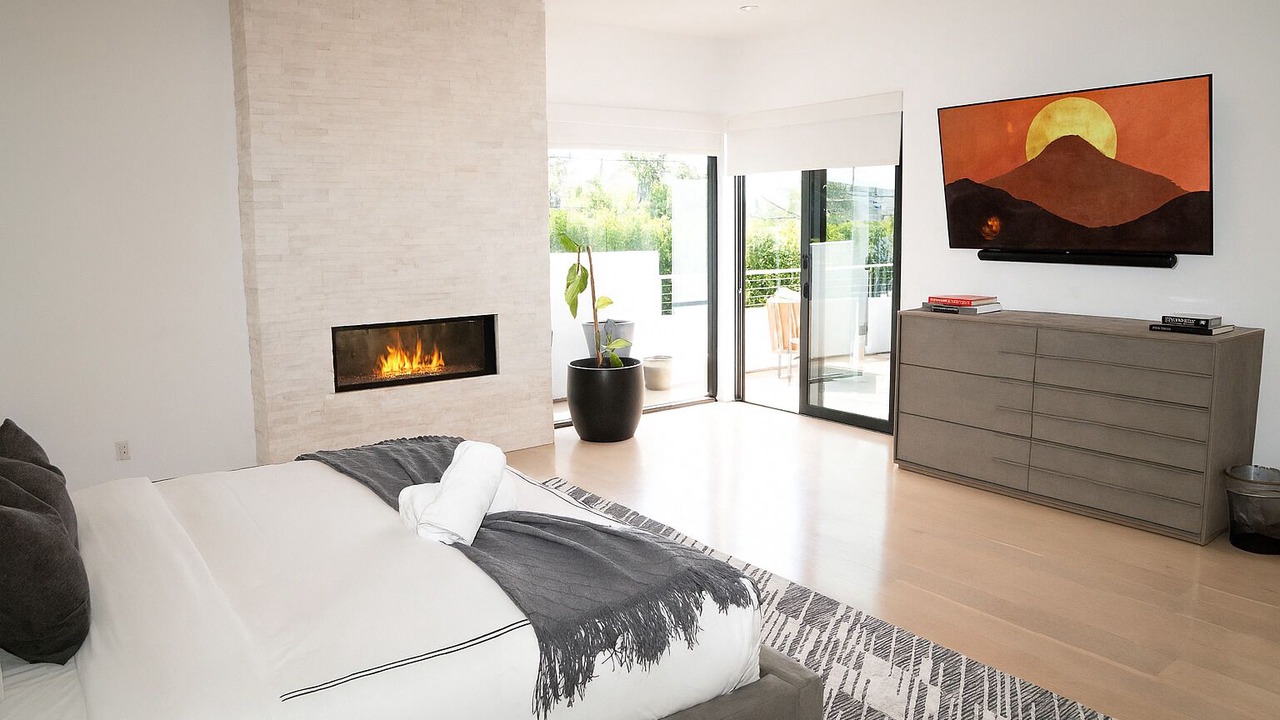 Photo of Bedroom in Beverly Grove