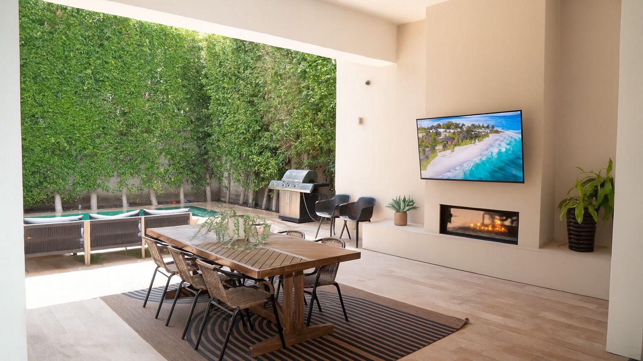 Photo of Outdoor in Beverly Grove
