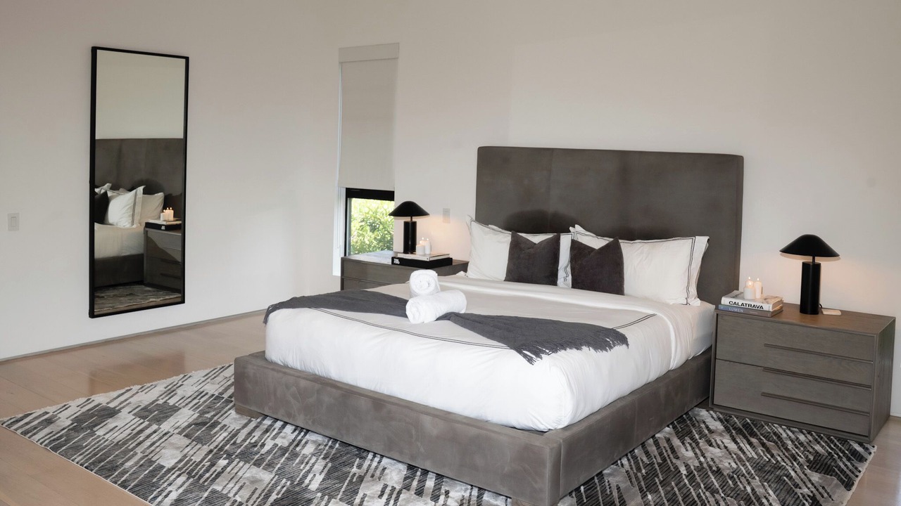 Photo of Bedroom in Beverly Grove