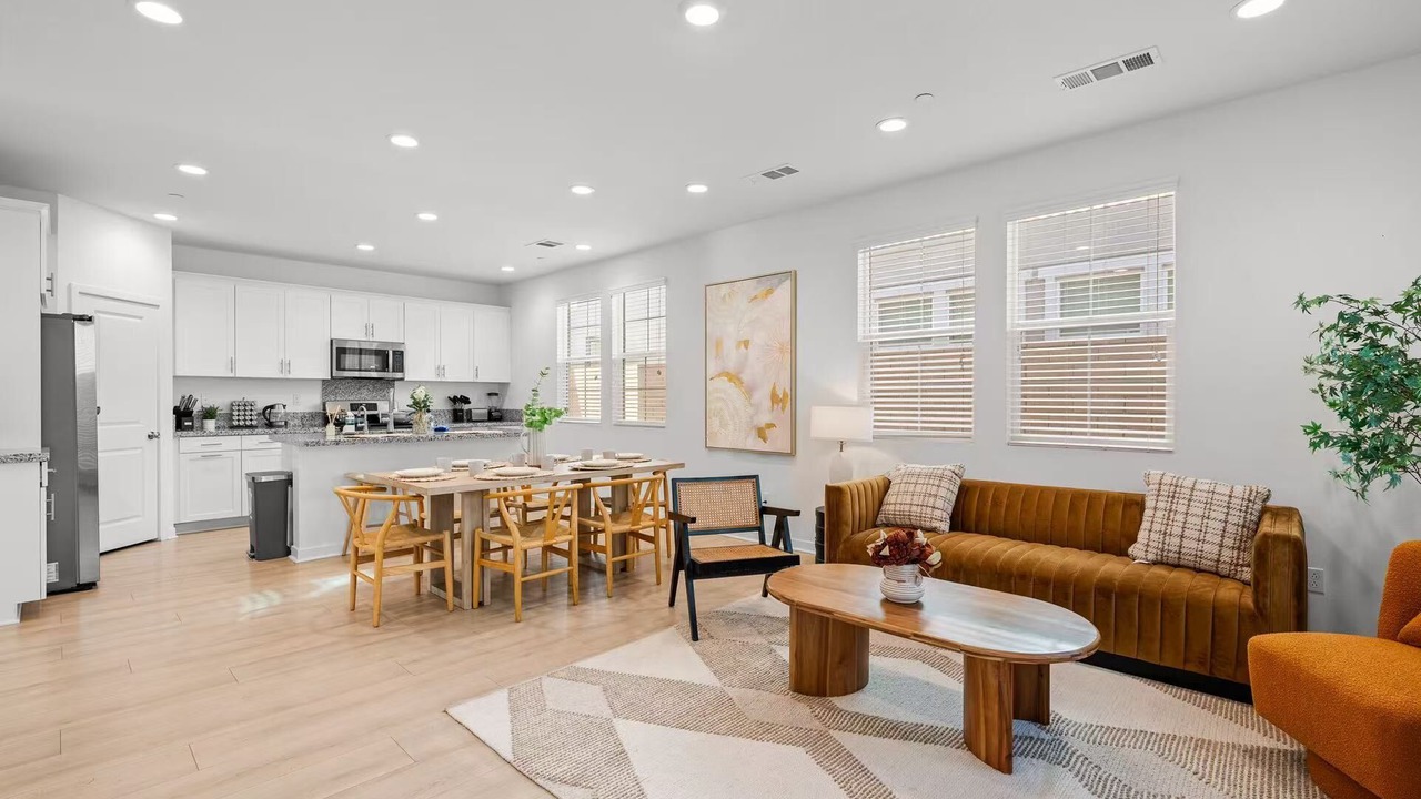 Photo of Livingroom in Ontario