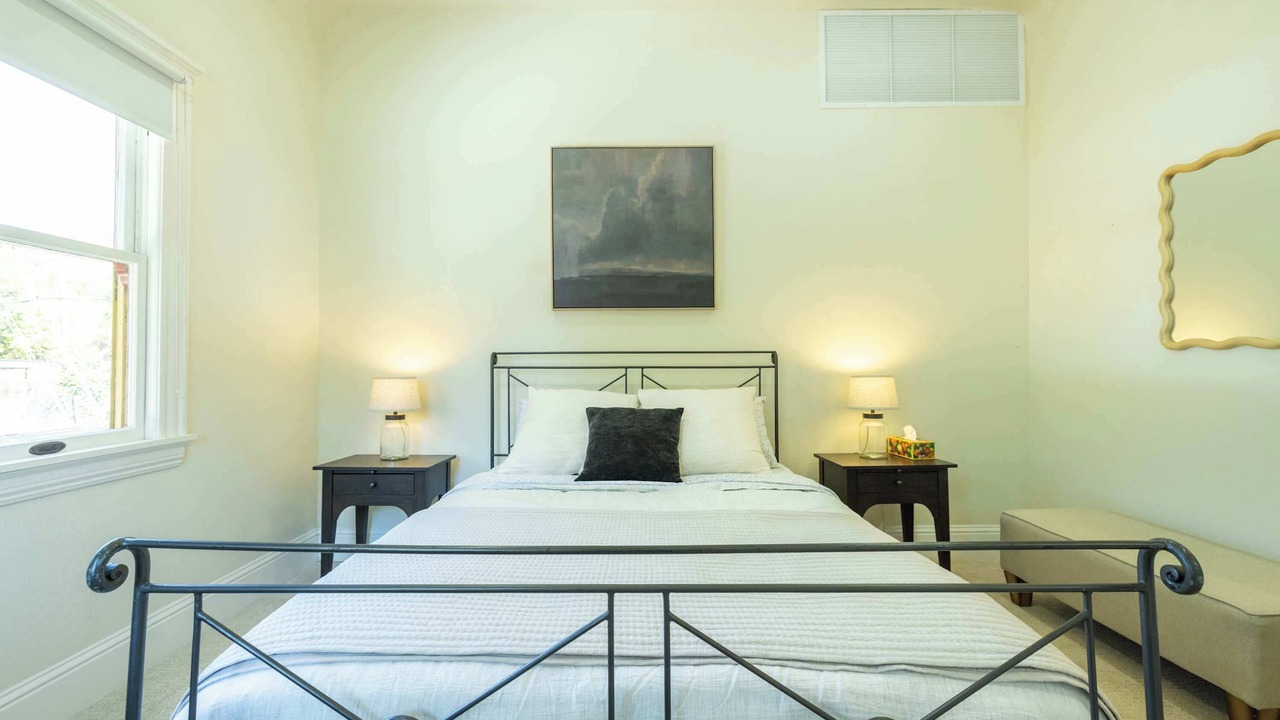 Photo of Bedroom in Martinez