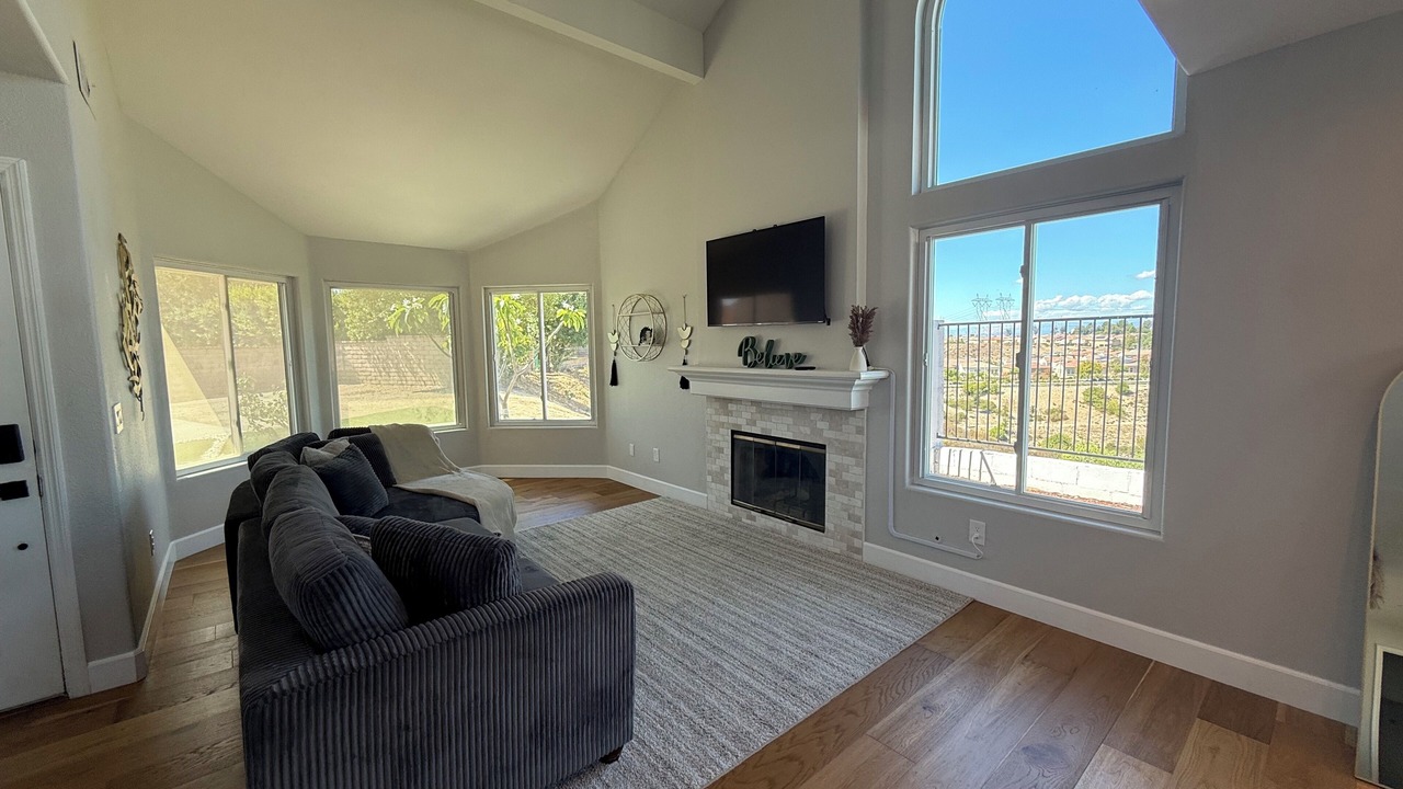 Photo of Livingroom in Canyon Country