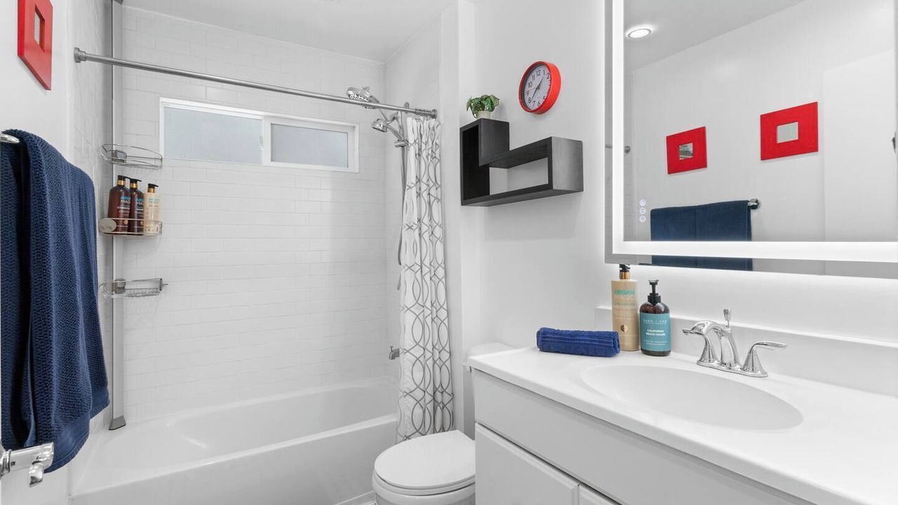 Photo of Bathroom in Los Feliz