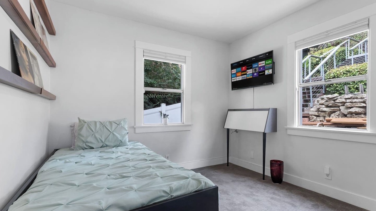 Photo of Bedroom in Los Feliz