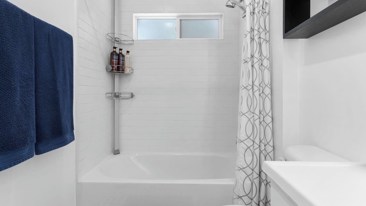 Photo of Bathroom in Los Feliz