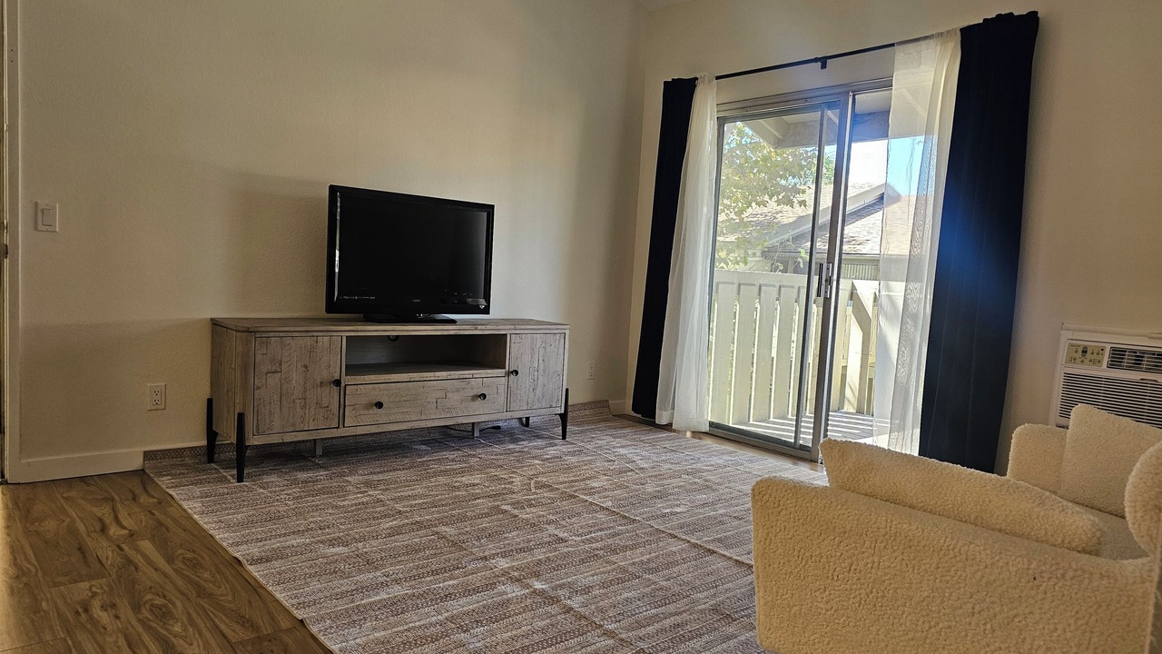 Photo of Livingroom in Westmont