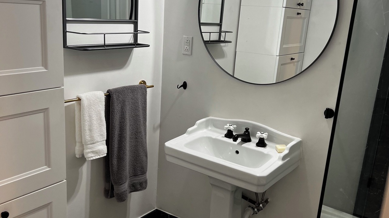 Photo of Bathroom in Meiners Oaks
