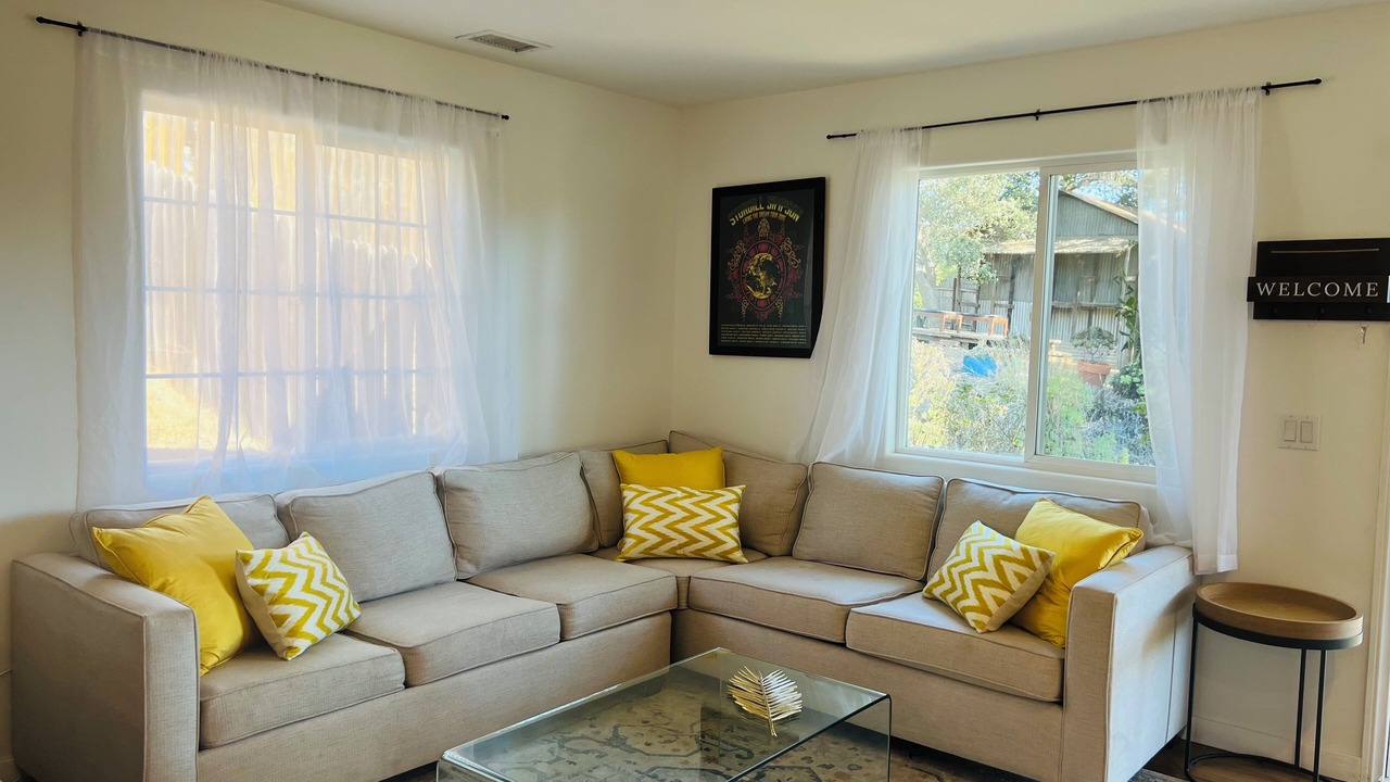 Photo of Livingroom in Meiners Oaks