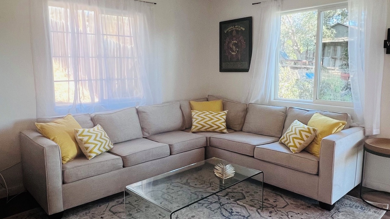 Photo of Livingroom in Meiners Oaks