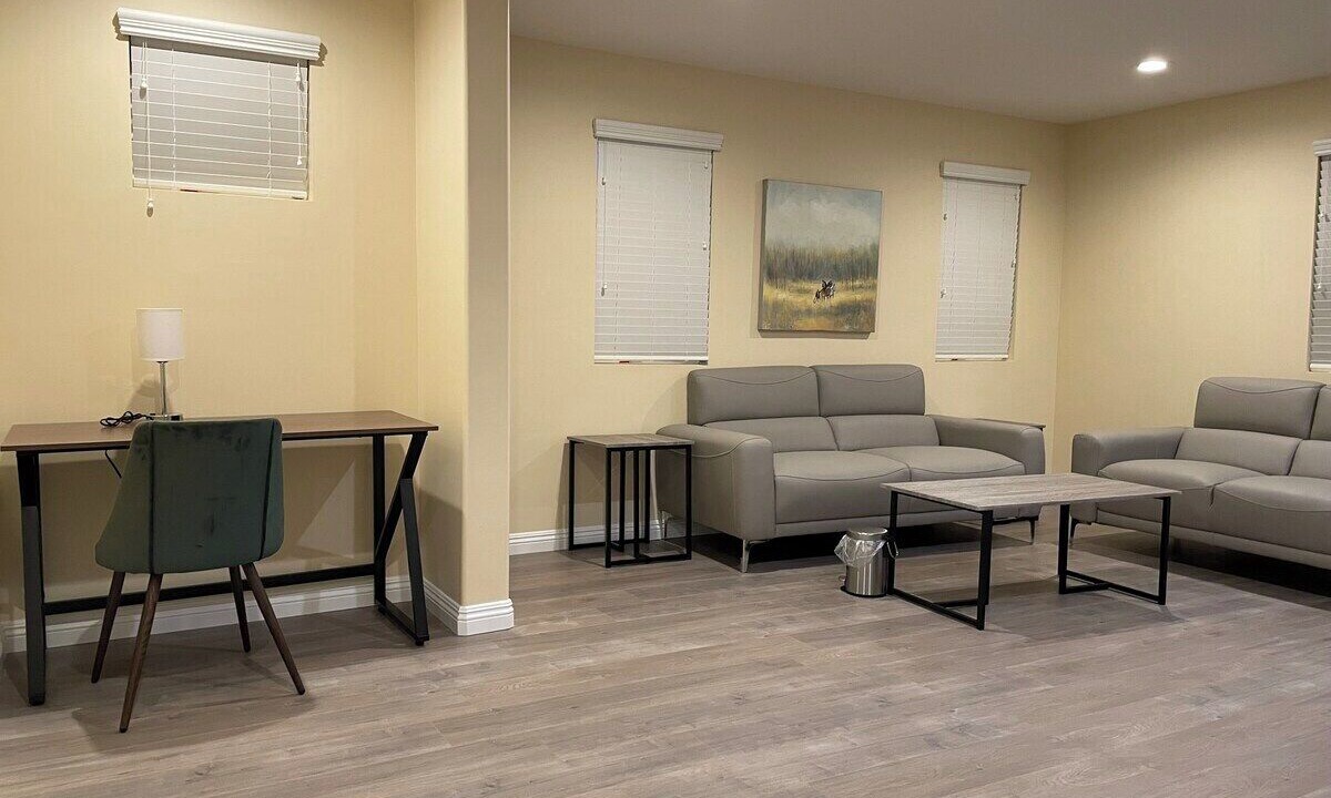 Photo of Livingroom in North Central