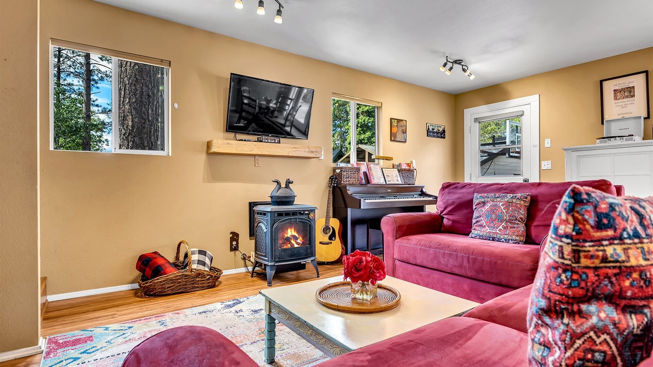 Photo of Bedroom in Idyllwild