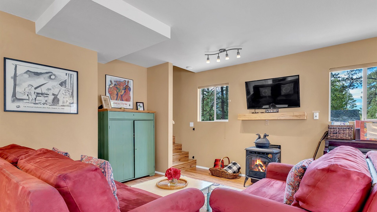Photo of Bedroom in Idyllwild