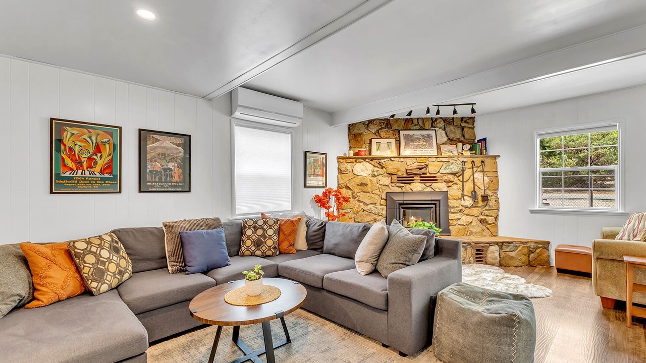Photo of Bedroom in Idyllwild
