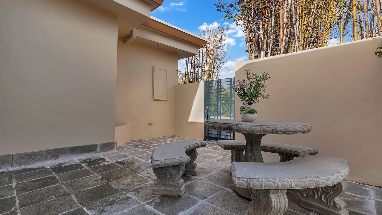 Photo of Patio Balcony in Bel Air