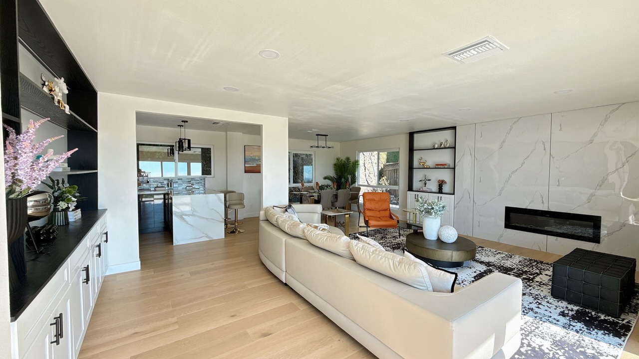 Photo of Livingroom in North Tustin