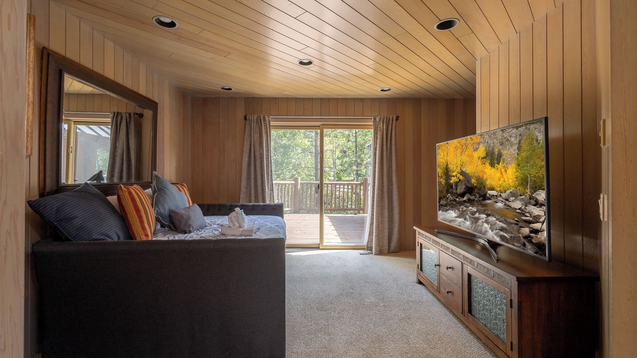 Photo of Livingroom in Evergreen Estates